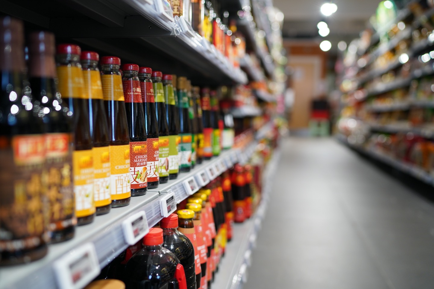 Snacks aisle in a Matthew's Foods store
